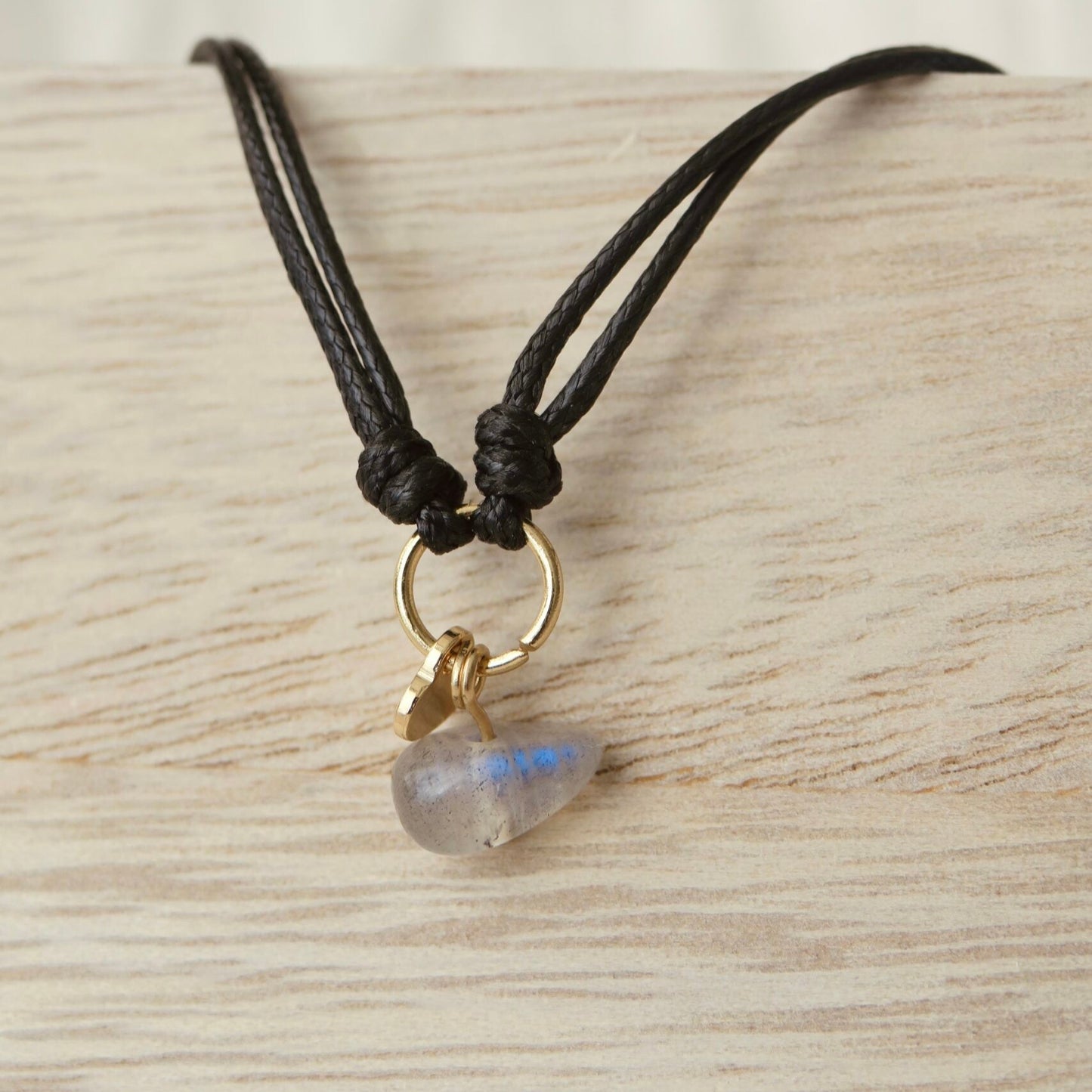 Armband met Gewaxed Katoen - "Weave Black" - Hart & Labradoriet
