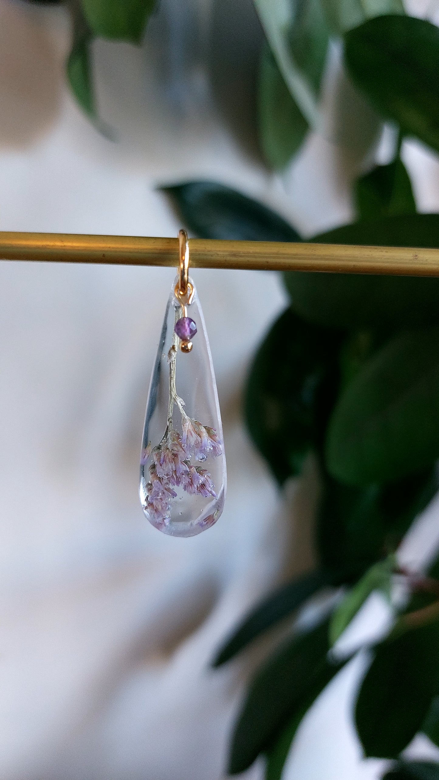 Florabelle Hanger - Lamsoor & Amethist