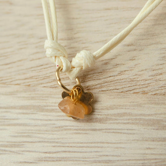 Armband met Gewaxed Katoen - "Weave Creme" - Bloem & Carneool