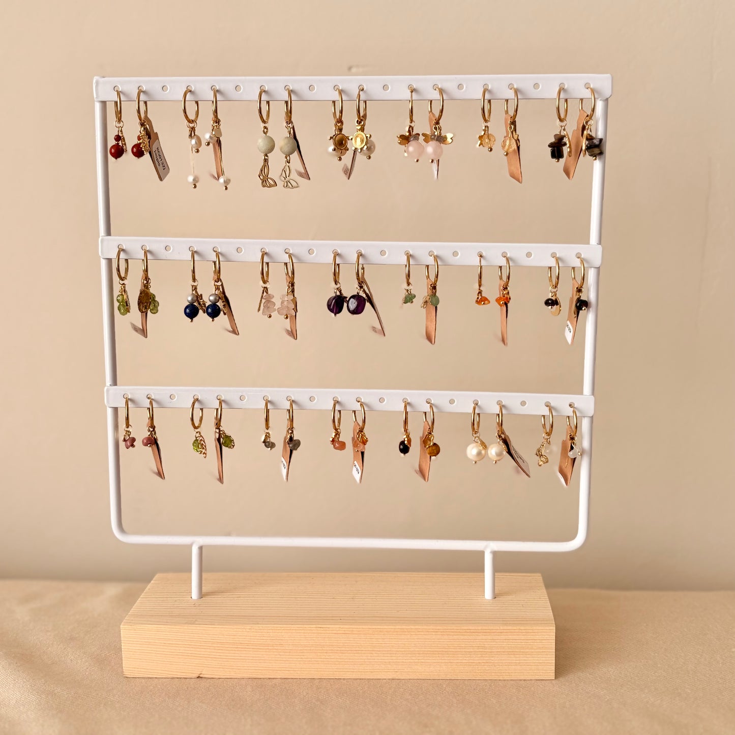 Gevulde display - Oorbellen "Happy Hoops"